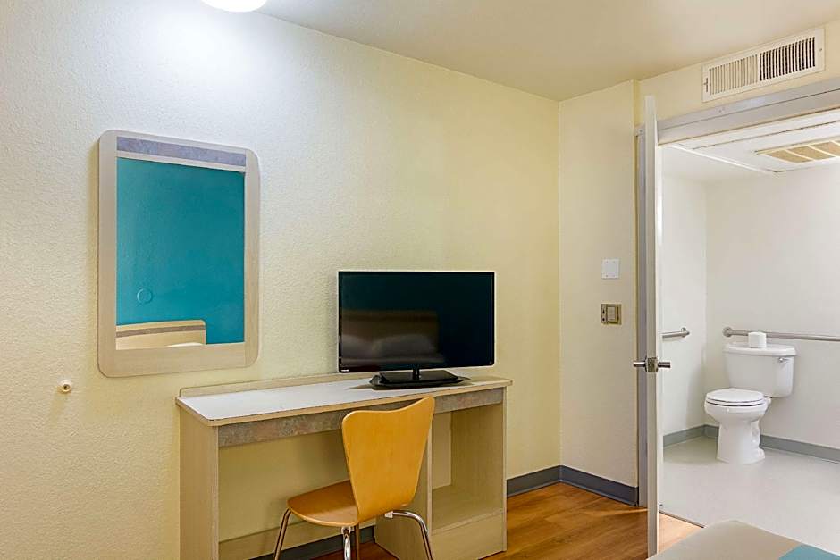 Photo 1 of 2 of 2 Double Beds