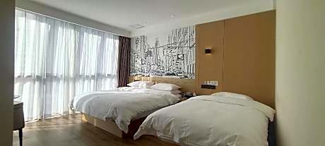 Dossen - Family Room