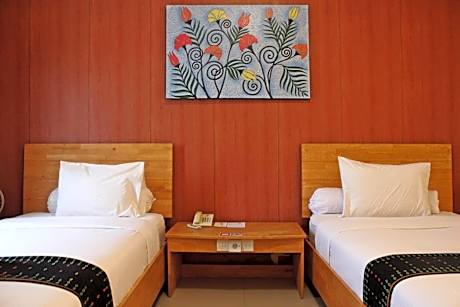Deluxe Twin Room - Free Return Airport Transfer