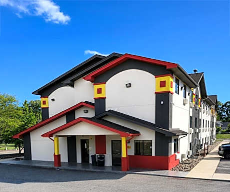 Super 8 by Wyndham Lexington Park/California Area