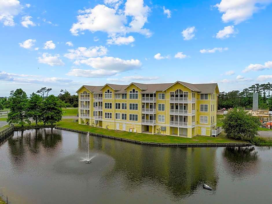 Hamilton Cay at Bermuda Bay by Kees Vacations