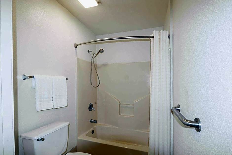 Travelodge by Wyndham Temple