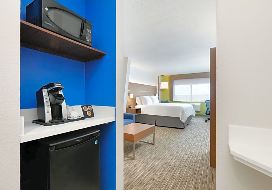 Holiday Inn Express & Suites San Antonio NW Near Sea World, an IHG Hotel