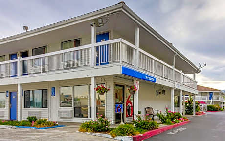 Motel 6-Medford, OR - North