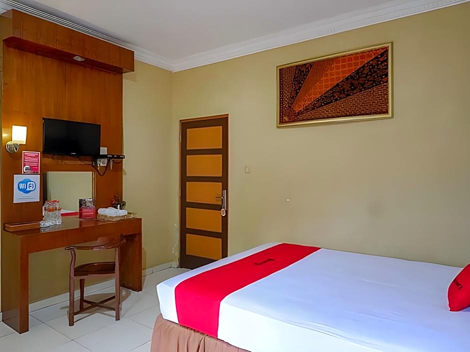 Red Chilies Hill Hotel