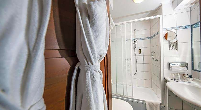 Forest Hills Hotel & Golf Zirc