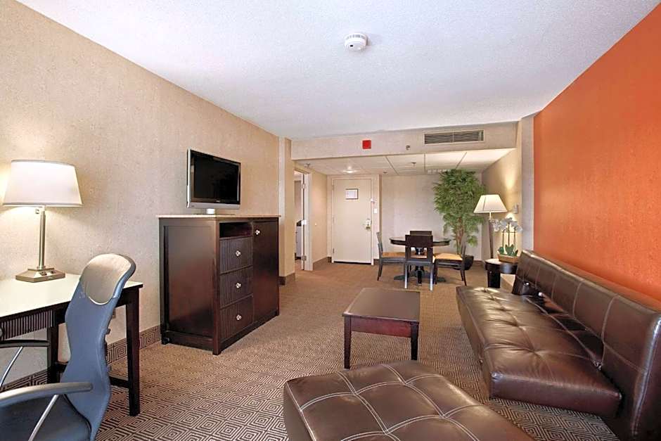 DoubleTree By Hilton Hotel Springfield