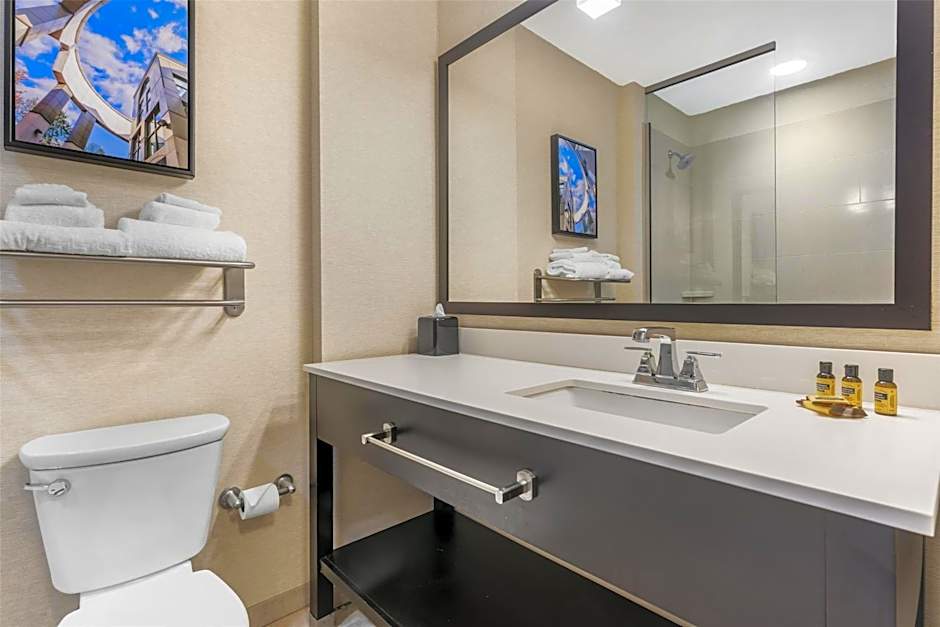 Best Western Plus Franciscan Square Inn and Suites Steubenville