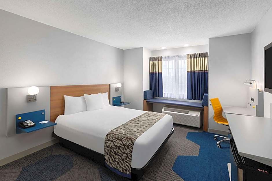 Microtel Inn & Suites by Wyndham Bowling Green