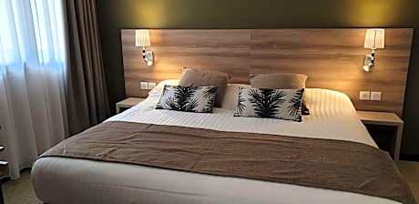 Junior King Suite with Sofa Bed