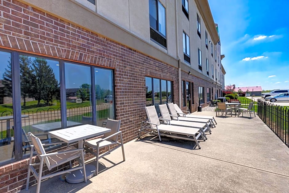 Holiday Inn Express Hotel & Suites Shelbyville By IHG