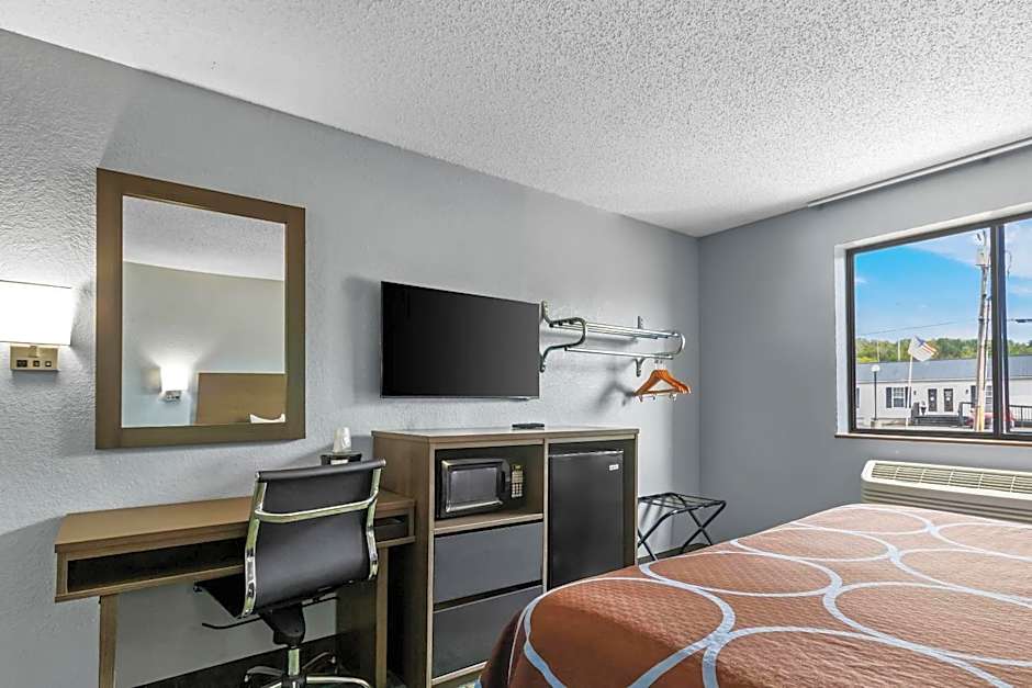 Rodeway Inn Delmont
