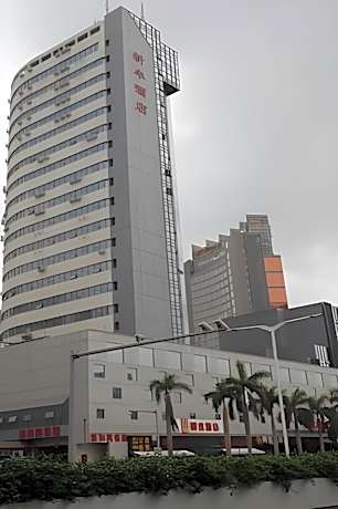 Home Inn Neo Zhuhai Gongbei Port Light Rail Terminal