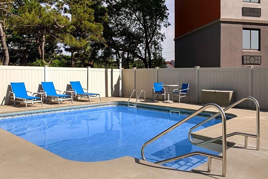 Holiday Inn Express Boston  Saugus By IHG