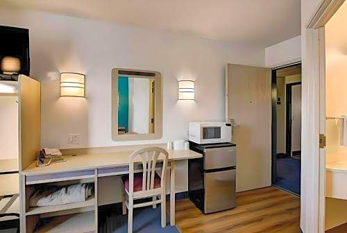 Econo Lodge Menomonie I-94