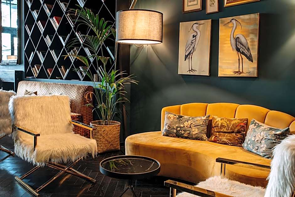  Skylark, Aluma Hotel & Resort