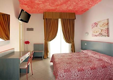 Large Double or Twin Room