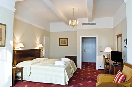 Deluxe Double Room with Wellness Access