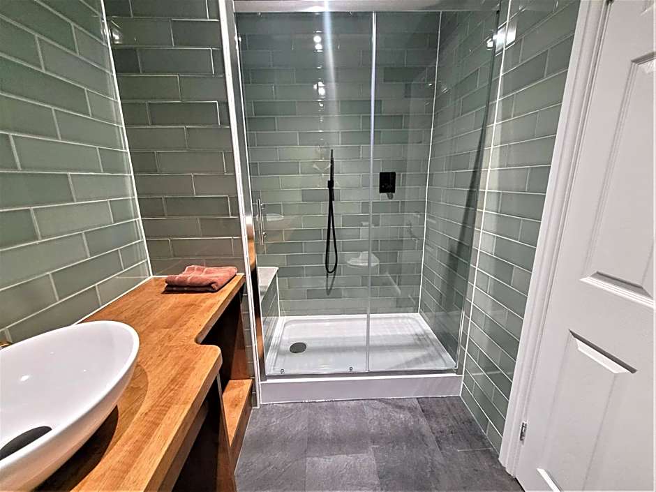 New County Hotel by RoomsBooked