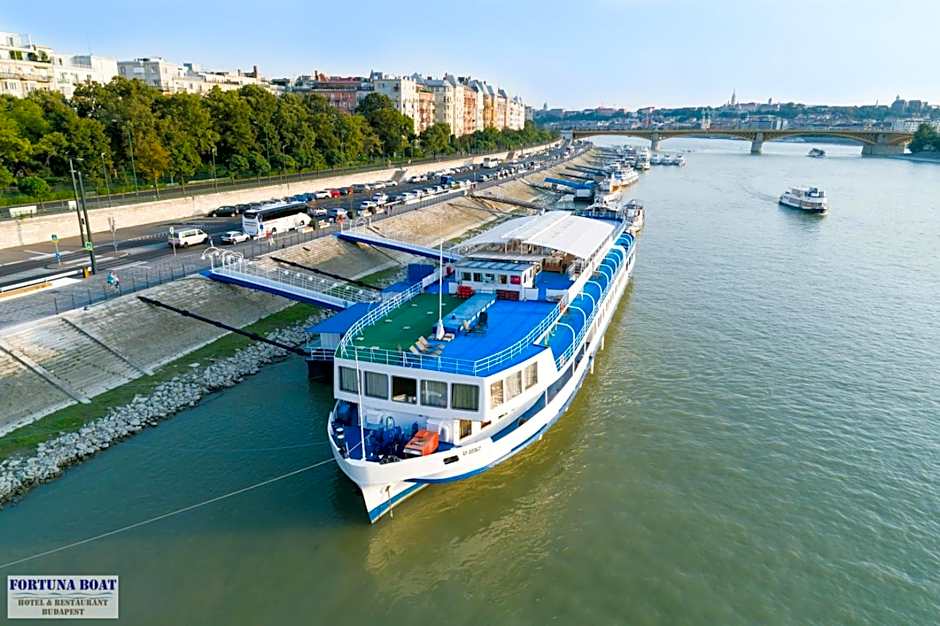 Fortuna Boat Hotel