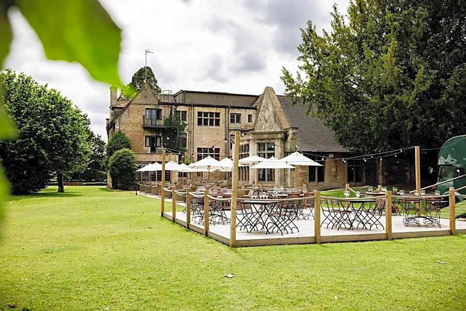 The Hare & Hounds Hotel