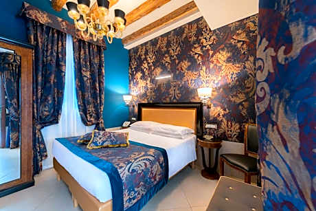 Double Room in Internal Courtyard - Ground Floor