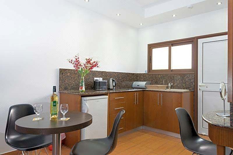 Loutsiana I & II Deluxe Apartments