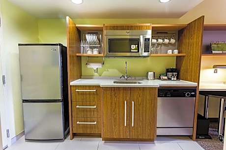 1 KING HEARING ACCESSIBLE STUDIO SUITE NOSMOK