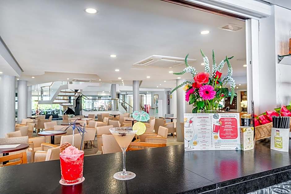 Aparthotel Flora