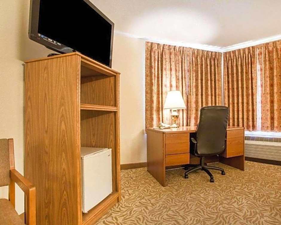 Econo Lodge Inn & Suites Stevens Point