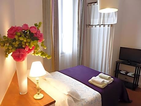 Studio Apartment Double Bed