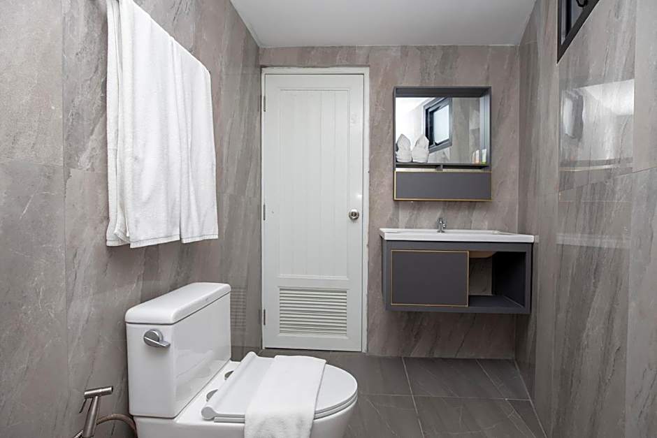 iCheck inn Darisa Patong