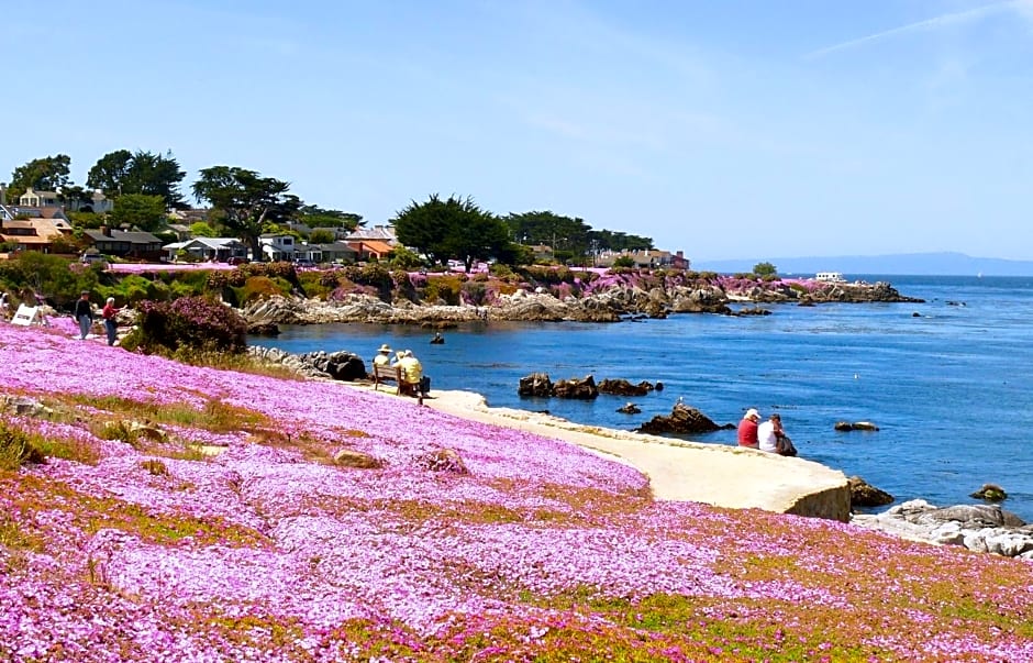 Sea Breeze Inn - Pacific Grove