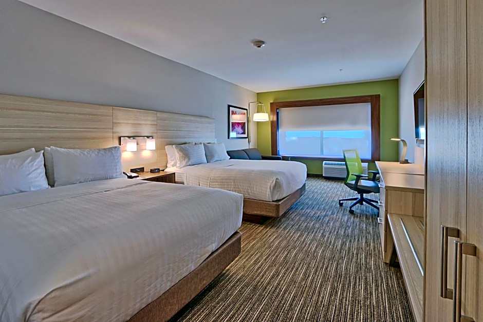 Holiday Inn Express & Suites Roswell By IHG