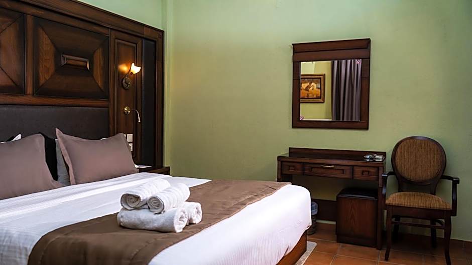 Dellas Boutique Hotel