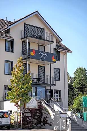 Hotel Enjoy