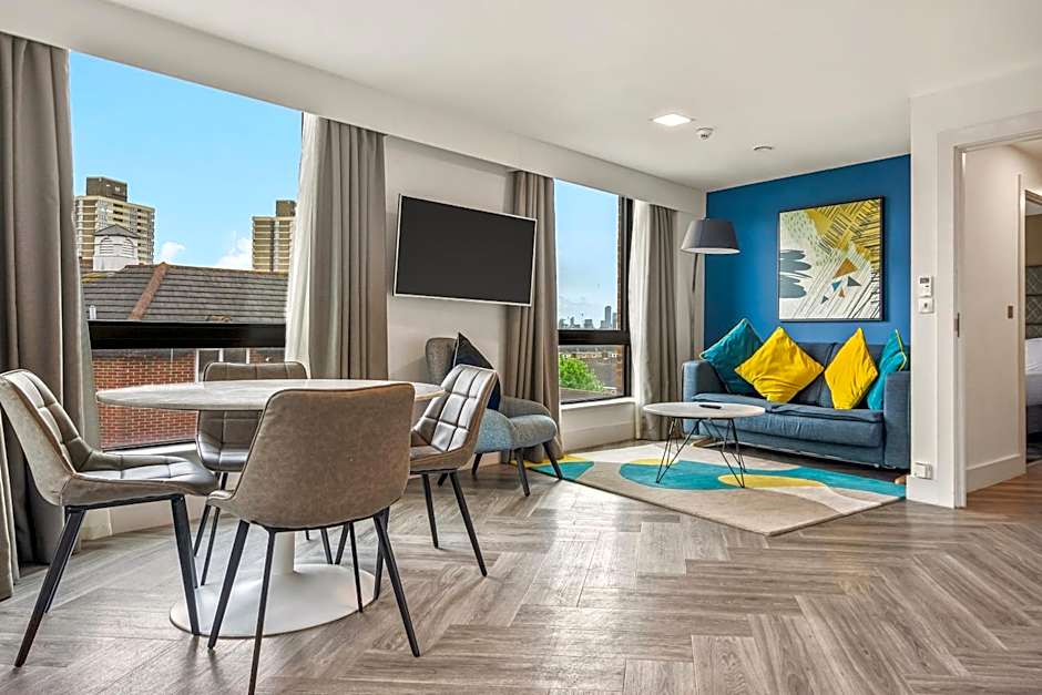 Roomzzz London Stratford