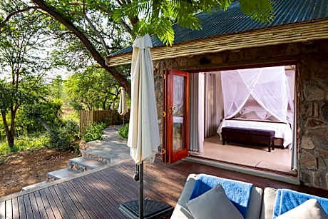 Four-Bedroom Lodge