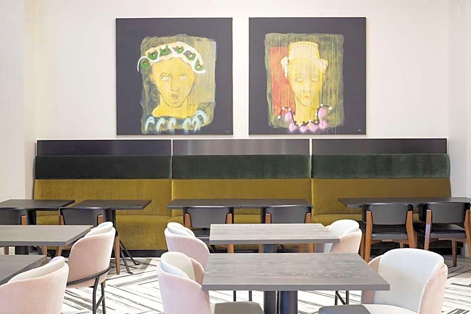 The Kelly Birmingham, Tapestry Collection by Hilton