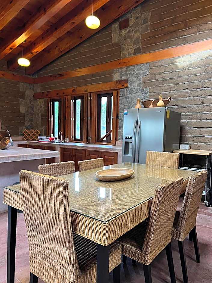HOTEL Y CABAÑAS MOUNTAIN LODGE