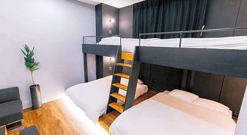 mizuka Imaizumi 2 - unmanned hotel -
