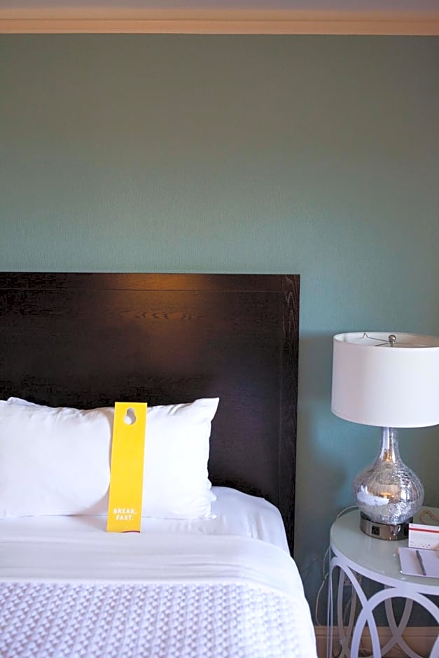 Crowne Plaza Cabana Hotel By IHG