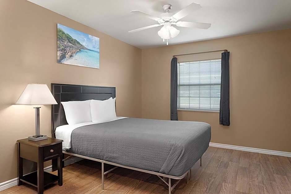 Eagle's Den Suites Andrews a Travelodge by Wyndham