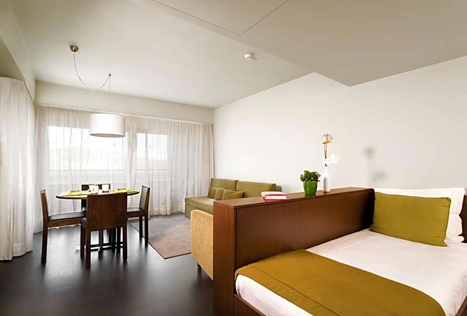 Aqualuz Troia Rio by The Editory