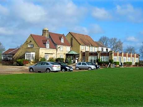 Pike and Eel Hotel and Marina