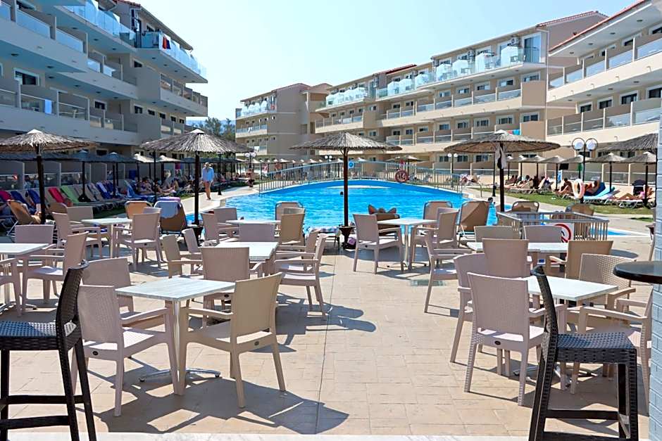 Angela Beach Hotel & Apts