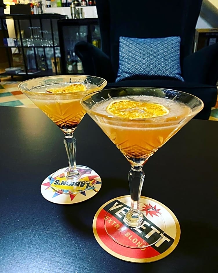 Sans Souci Bed and Breakfast Luxe Heated Pool and Restaurant