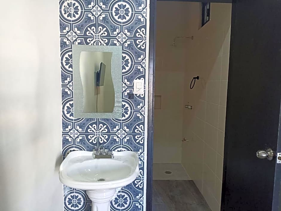 Hotel & Hostal 230
