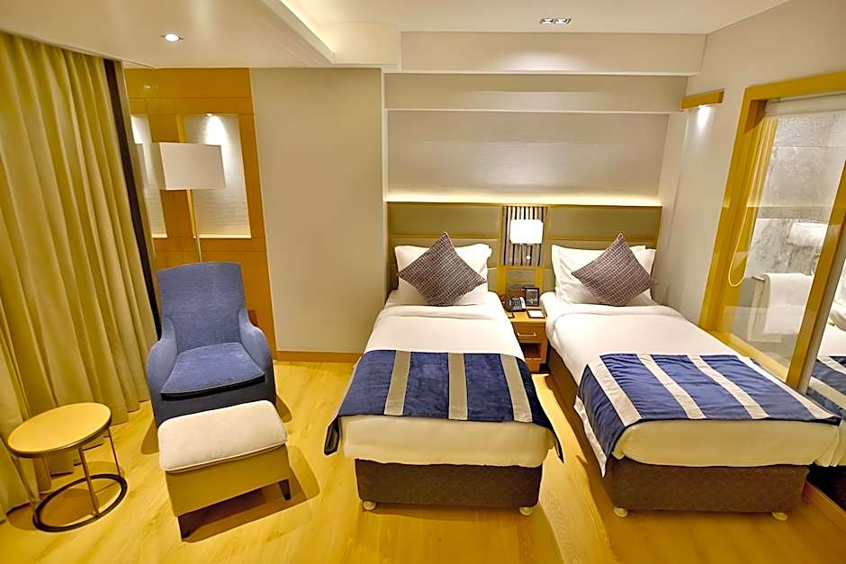 Regenta Central The Crystal Kanpur