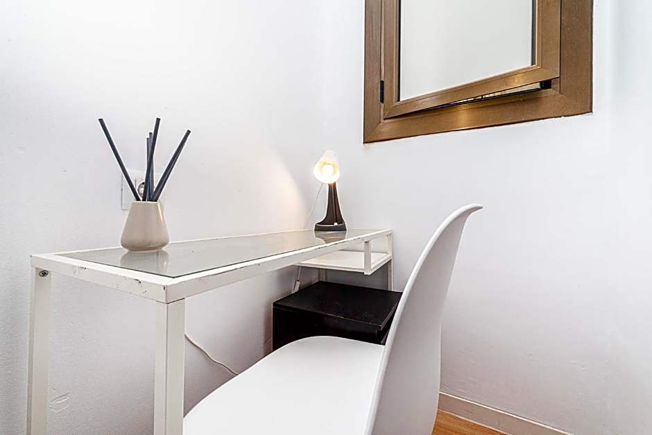 Balmes Private Rooms